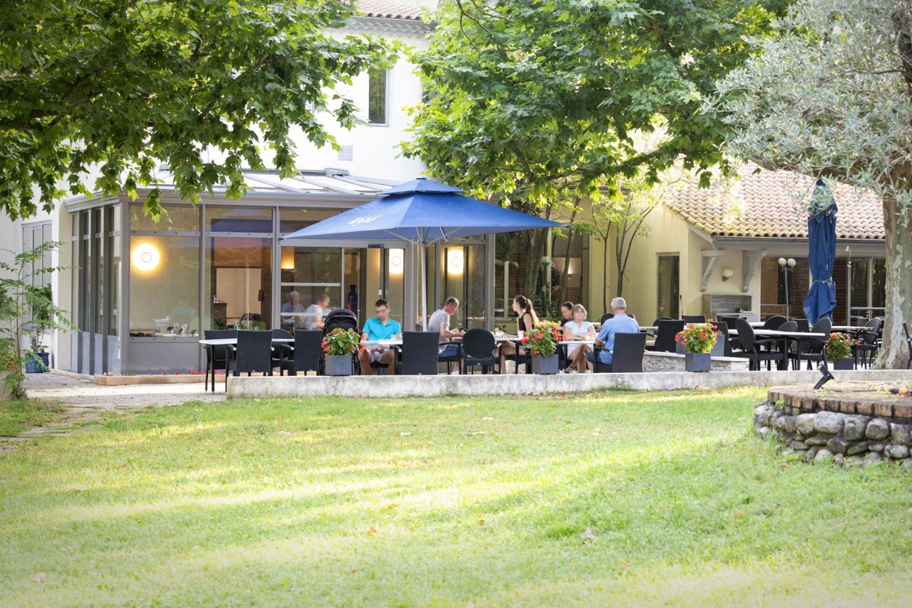 Logis Hotel Restaurant Spa Les Oliviers Loriol-sur-Drome Exterior photo